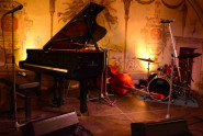Black & White piano s.r.o.